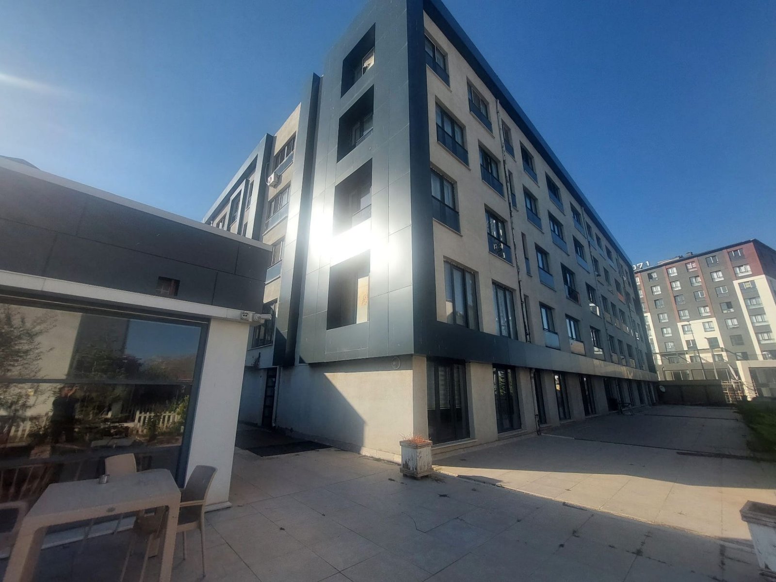 Göksu Suit’te 1+1 Full Eşyalı Satılık Daire — Üniversite İçi