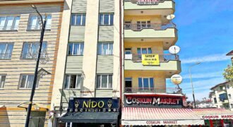 KARAHAN EMLAK’TAN EMEK MAHALLESİ BUHARA CADDESİ ÜZERİNDE KOMPLE SATILIK BİNA ⏩350 METRE² ARSA ÜZERİNDEKİ BİNADA ⏩4 ADET 3+1.DAİRE . DAİRELER NET 130 M² OTURUMLU ÇİFT BALKONLU DOĞU-BATI-GÜNEY CEPHELİDİR ⏩AYRICA 3 ADET DÜKKAN BULUNMAKTADIR. BU DÜKKANLARIN BİR TANESİ DONDURMACI 90 M² DİR. ( BU DÜKKAN 2 DÜKKANIN BİRLEŞİMİNDEN OLUŞMAKTADIR) ⏩DİĞER DÜKKAN MARKET 17 M² DİR. ⏩EMEK SAĞLIK OCAĞININ ÇAPRAZ SOL TARAFINDA ⏩HER 2 DÜKKAN İÇİN DÜKKANLARIN YANINDA CADDEYE CEPHELİ GENİŞ BAHÇE MEVCUT OLUP,DÜKKANLAR TARAFINDAN FAAL OLARAK KULLANILMAKTADIR. ⏩KARAHAN EMLAK ⏩0532 3019058 ⏩HÜSEYİN KARAHAN