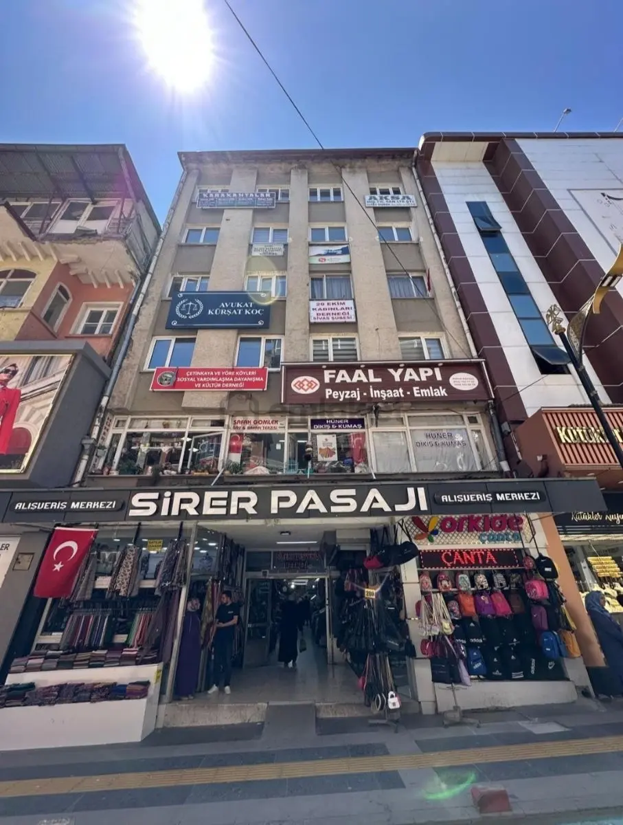 Sirer Pasajı'nda satılık 30 m² dükkân