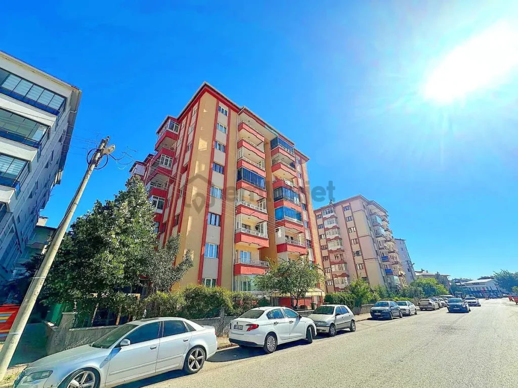 Mehmet Akif Ersoy’da Cadde Üzeri 3+1 Satılık Daire