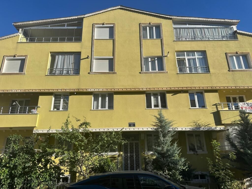 KARAHAN EMLAK’TAN SELÇUKLU MAHALLESI’NDE 3+1 KIRALIK DAIRE