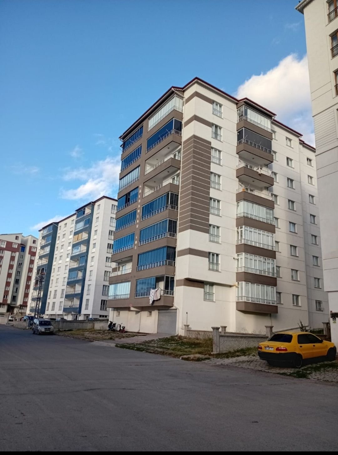 KARAHAN EMLAK’TAN KILAVUZ’DA 3+1 ARA KAT LÜKS DAİRE